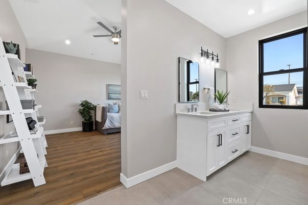 Bathroom, Bedroom, Interior, Recessed Lighting, Wood Texture Flooring