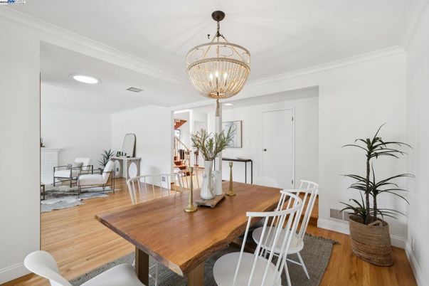 Chandelier, Dining room, Interior, Living room, Recessed Lighting, Wood Texture Flooring
