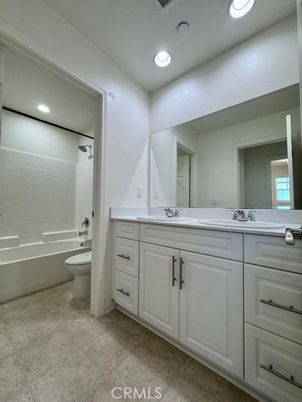 Bathroom, Dual Sink Vanities, Interior, Recessed Lighting