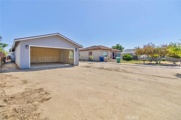 Backyard, Detached Garage, Exterior