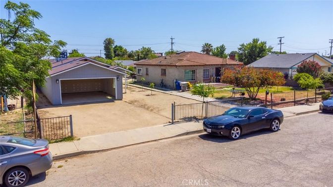 Detached Garage, Exterior