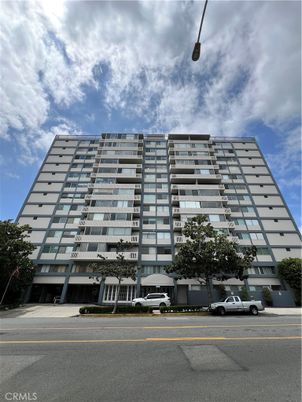 Exterior, Facade, Condo Building