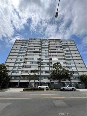 Exterior, Facade, Condo Building