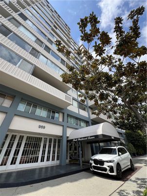 Exterior, Facade, Condo Building