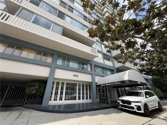 Exterior, Facade, Condo Building