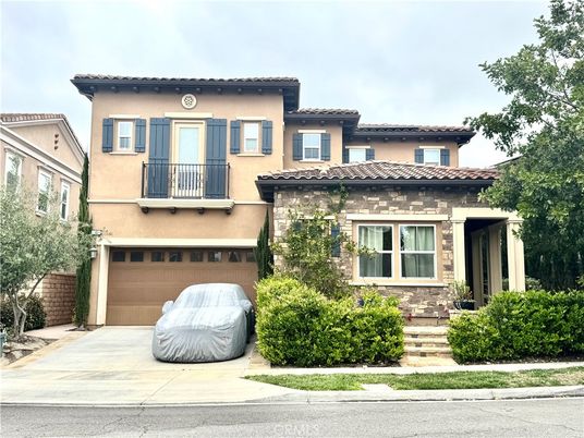 Attached, Exterior, Facade, Mediterranean