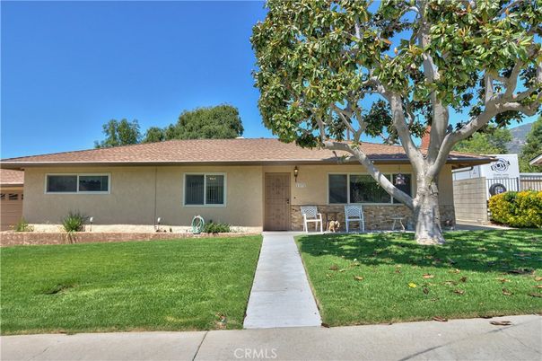 Exterior, Facade, Ranch