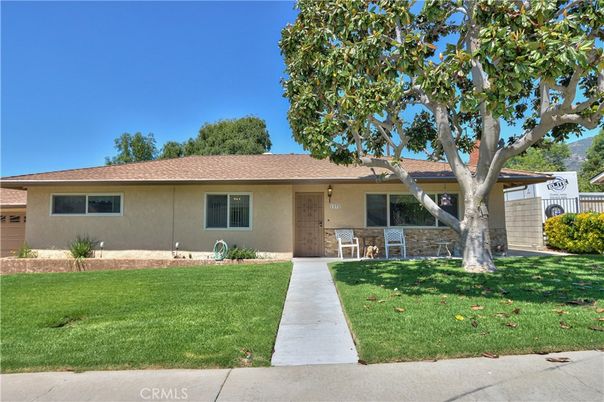 Exterior, Facade, Ranch