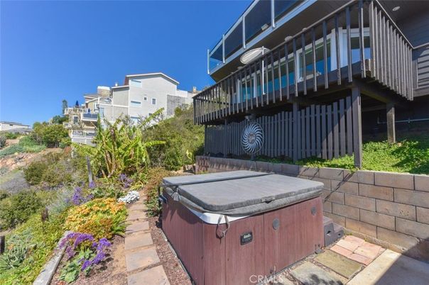 Exterior, Hot Tub