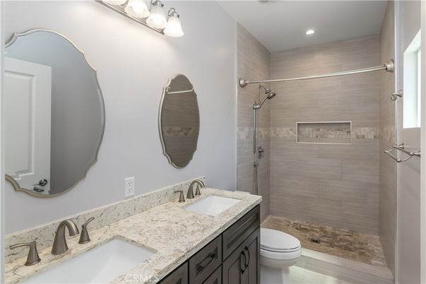 Bathroom, Dual Sink Vanities, Interior, Recessed Lighting