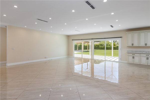 Empty room, Interior, Recessed Lighting