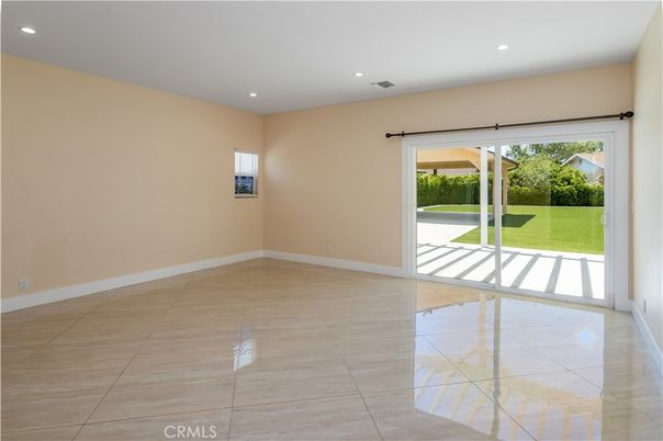 Empty room, Interior, Recessed Lighting