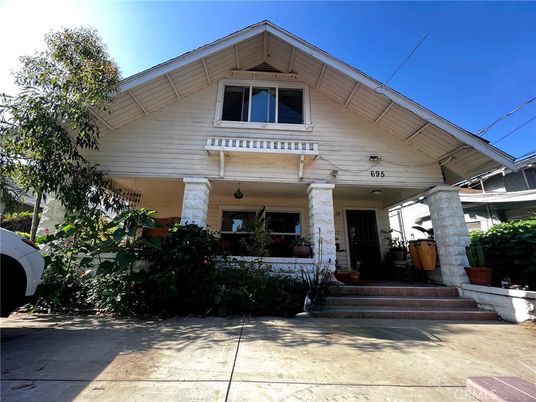 Exterior, Facade, American Craftsman