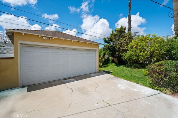 Detached Garage, Exterior