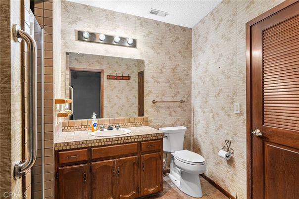 Bathroom, Interior, Tile Countertops