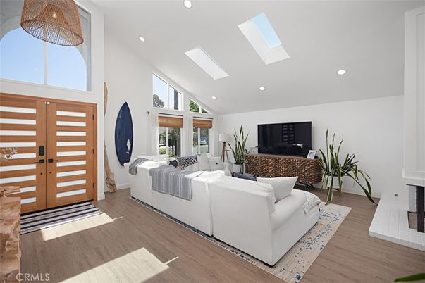 Dining room, Interior, Kitchen, Living room, Pendant Lights, Recessed Lighting, Stainless Steel Appliances, Wood Texture Flooring