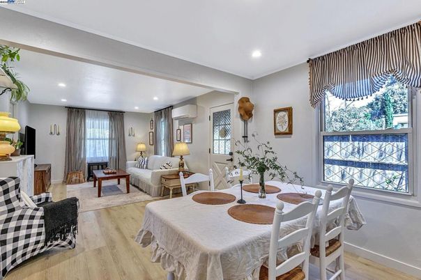 Dining room, Interior, Living room, Recessed Lighting, Wood Texture Flooring