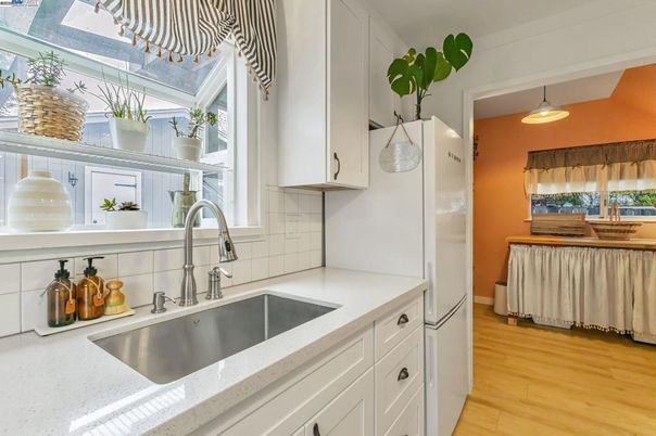 Interior, Kitchen, Pendant Lights, Wood Texture Flooring