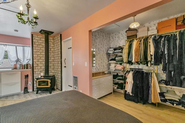 Interior, Pendant Lights, Walk-in Closets, Wood Texture Flooring