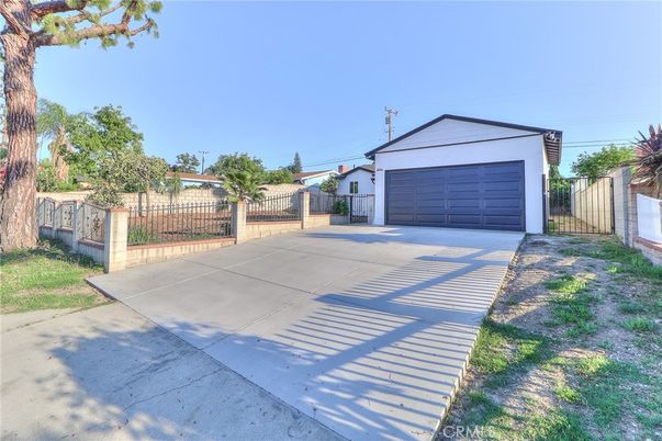 Detached Garage, Exterior