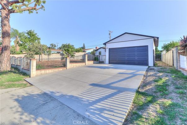 Detached Garage, Exterior
