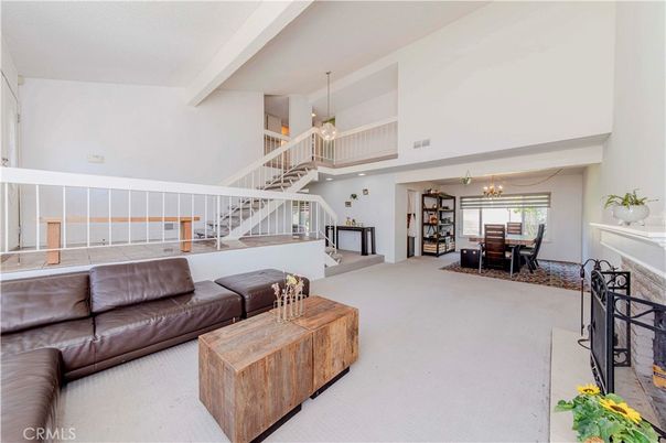 Chandelier, Dining room, Interior, Living room, Recessed Lighting