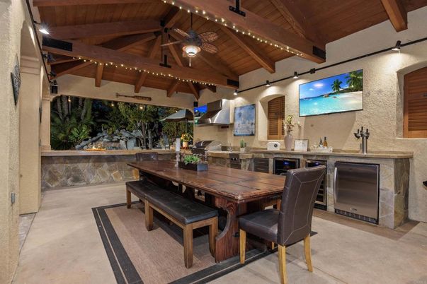 Dining room, Exterior, Wooden Beams, Wooden Ceilings