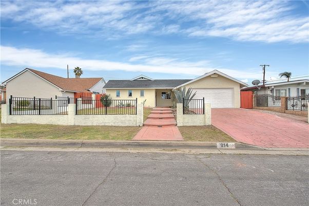 Attached, Backyard, Exterior, Facade, Ranch