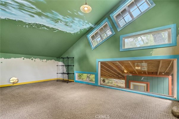 Empty room, Interior, Pendant Lights, Wooden Ceilings