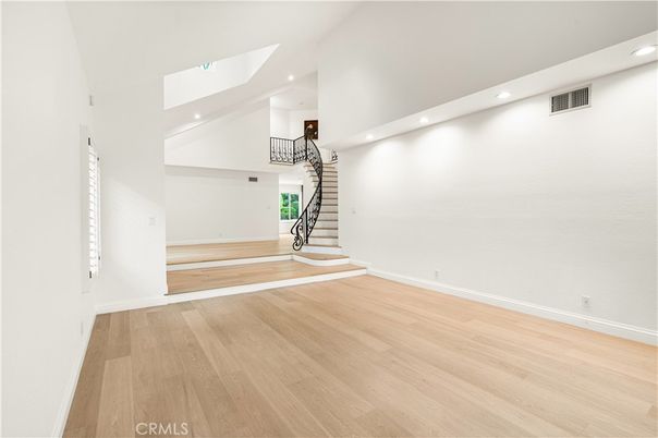 Interior, Recessed Lighting, Wood Texture Flooring