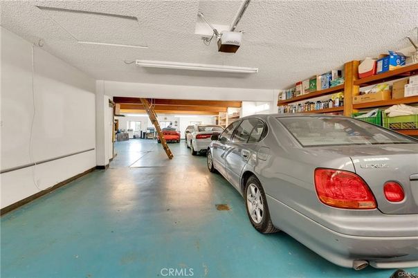 Garage, Interior