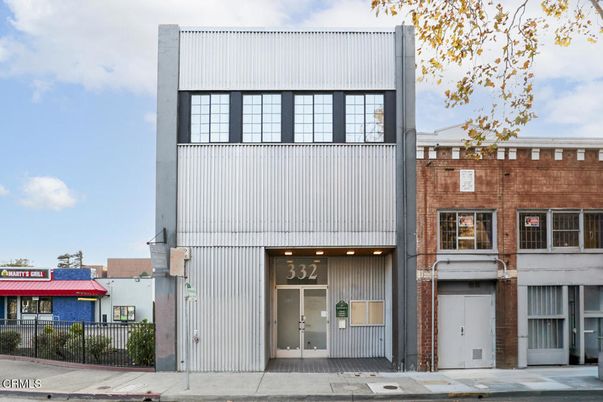 Exterior, Facade, Rowhouse