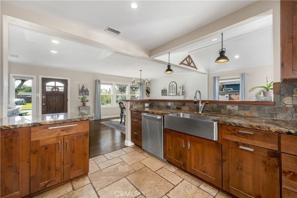 Chandelier, Dining room, Interior, Kitchen, Pendant Lights, Recessed Lighting, Wood Texture Flooring