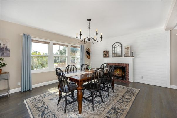 Chandelier, Dining room, Fireplace, Interior, Wood Texture Flooring