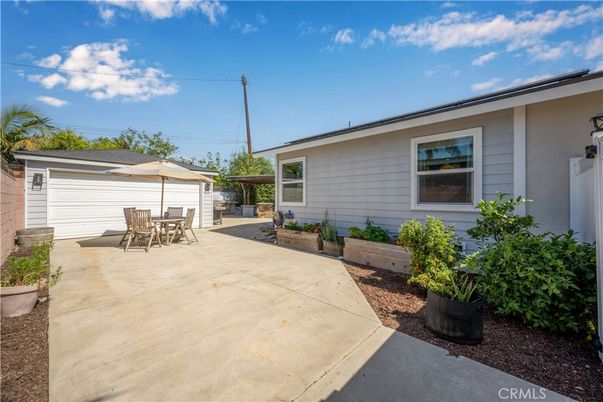 Detached Garage, Exterior