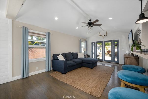 Interior, Living room, Pendant Lights, Recessed Lighting, Wood Texture Flooring