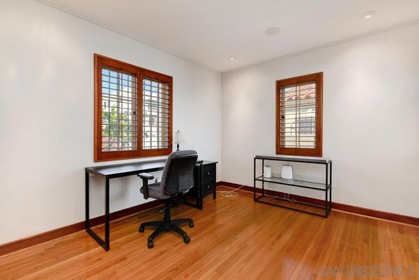 Home Office, Interior, Recessed Lighting, Wood Texture Flooring