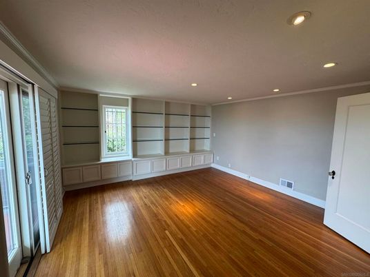 Empty room, Interior, Recessed Lighting, Wood Texture Flooring