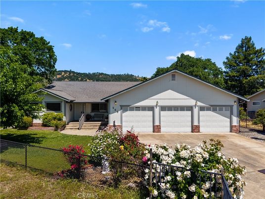 Attached, Exterior, Facade, Ranch
