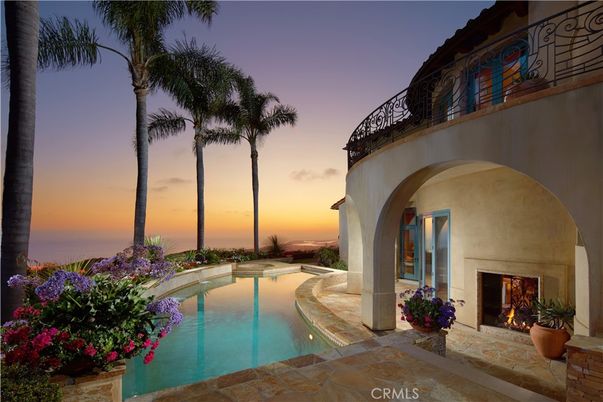 Exterior, Fireplace, Pool