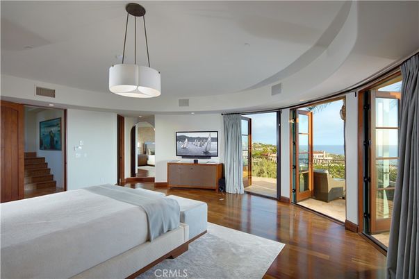 Bedroom, Interior, Pendant Lights, Recessed Lighting, Water, Wood Texture Flooring