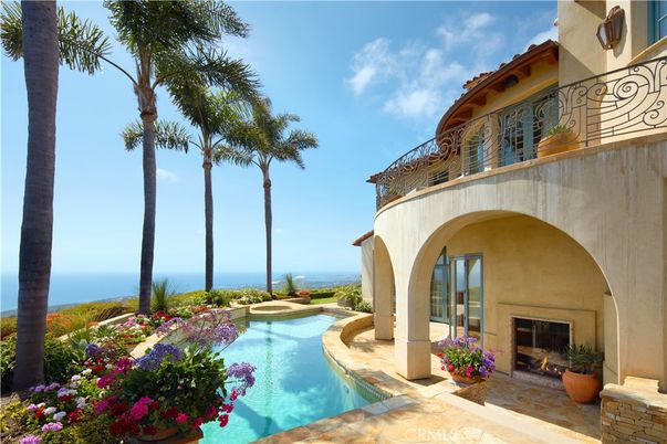 Exterior, Pool, Water