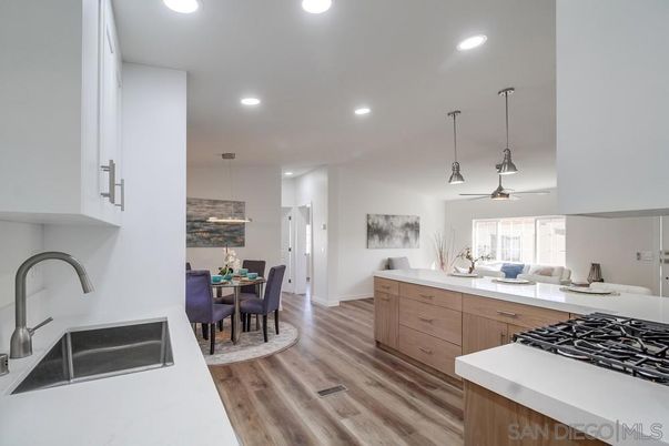 Dining room, Interior, Kitchen, Pendant Lights, Recessed Lighting, Wood Texture Flooring