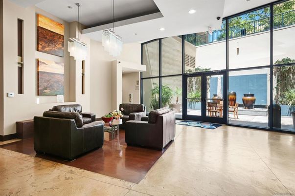 Interior, Living room, Pendant Lights, Recessed Lighting