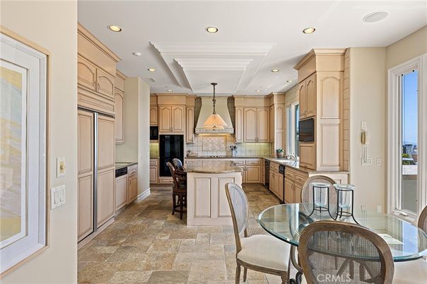 Dining room, Interior, Kitchen, Pendant Lights, Recessed Lighting