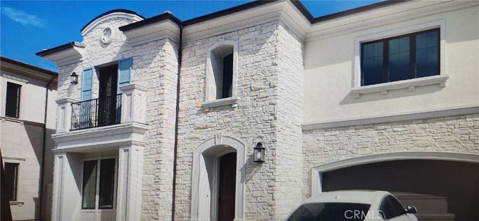 Exterior, Facade, None