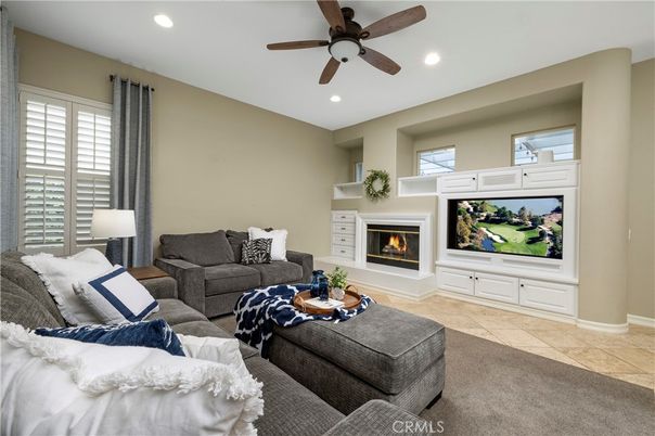 Fireplace, Interior, Living room, Recessed Lighting