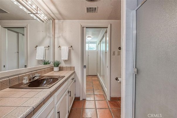 Bathroom, Interior, Tile Countertops