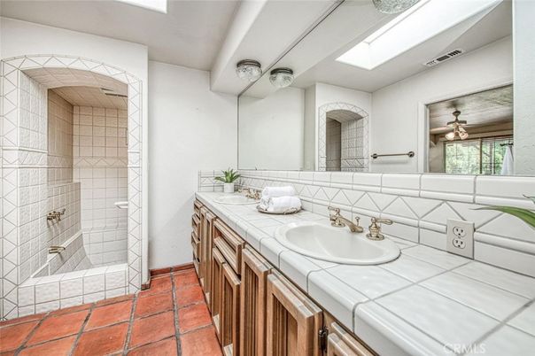 Bathroom, Interior, Tile Countertops
