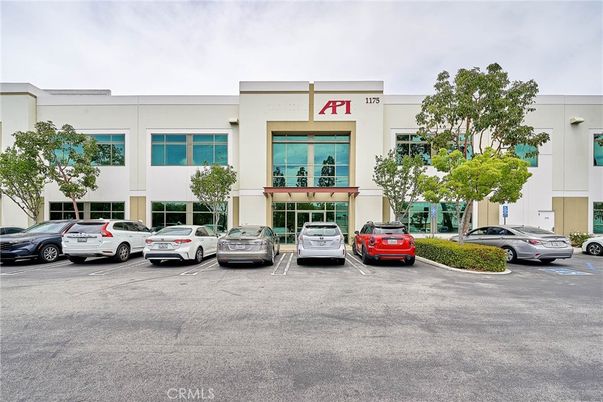 Exterior, Facade, Modern